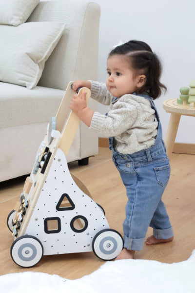 Andador de madera para bebé